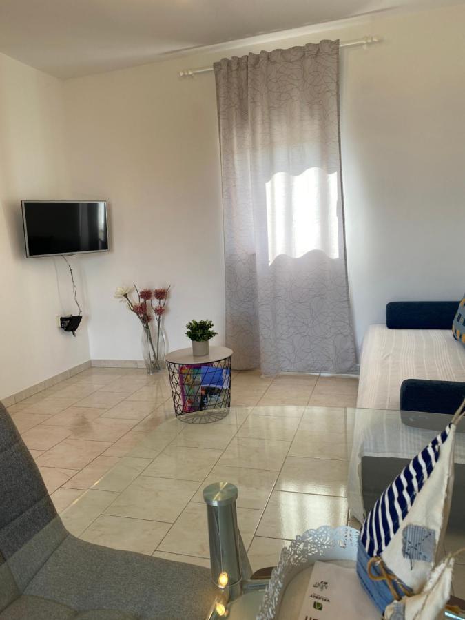 Apartments Mikecin Novigrad  Exterior photo