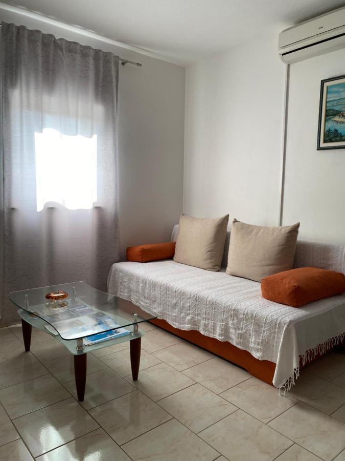 Apartments Mikecin Novigrad  Exterior photo