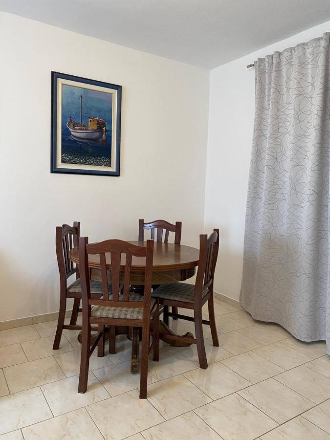 Apartments Mikecin Novigrad  Exterior photo